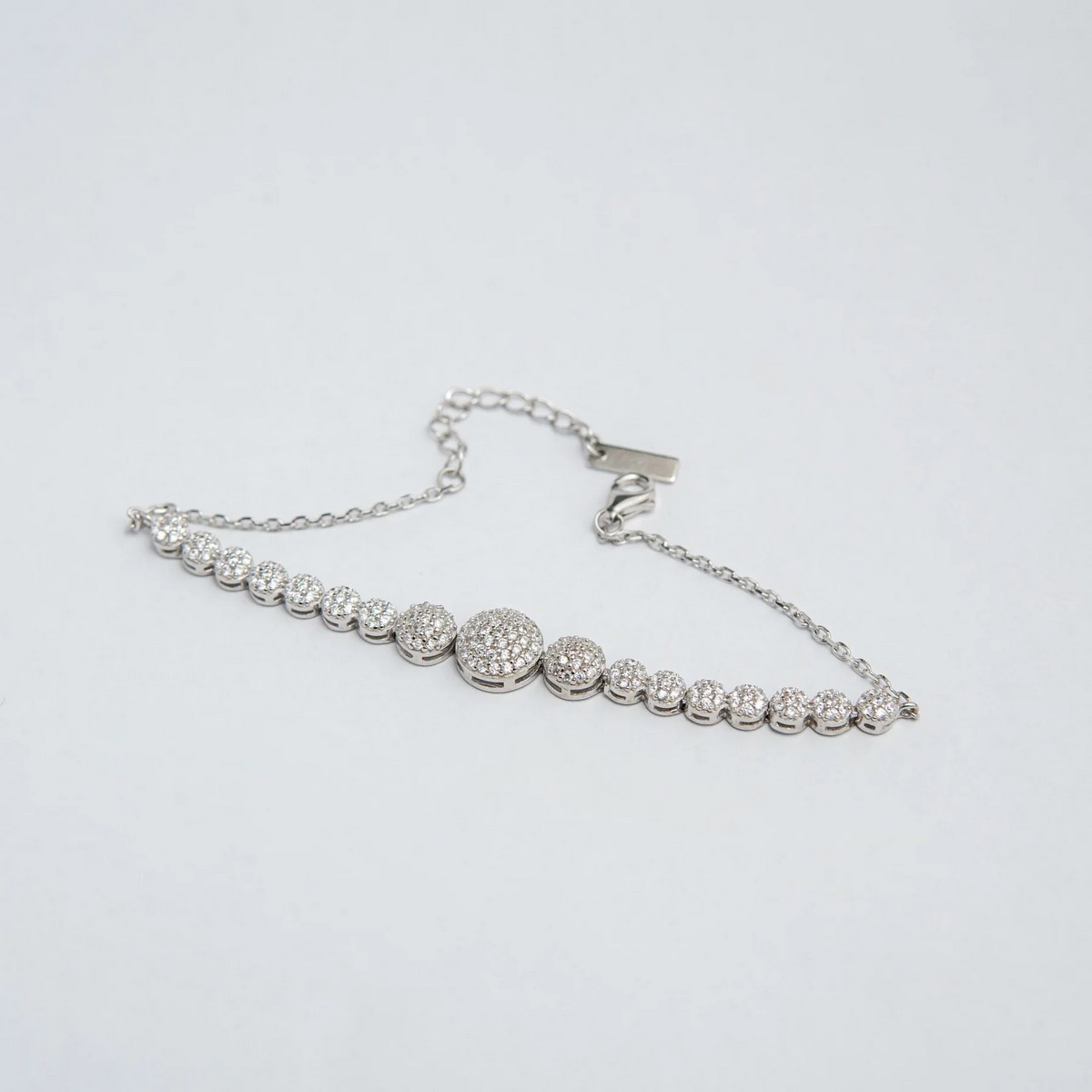 ROUND WHITE BRACELET YKL Jewellers Bracelet Collection